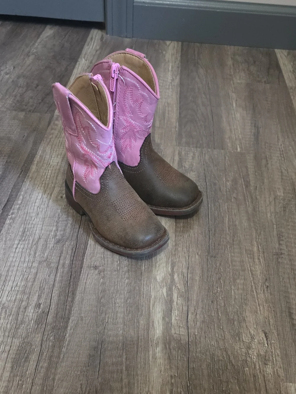 Roper brown leather